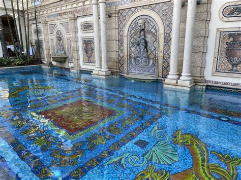 versace pool